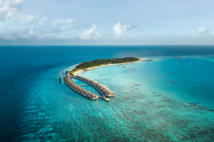 Read more about the article ‘One Ocean, One Breath,’ Sirru Fen Fushi to Celebrate World Oceans Day with Freedive Maldives this June 2025